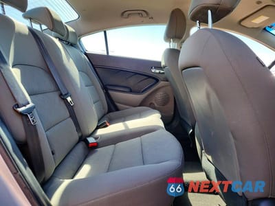 Zdjęcie 10 z 13 samochodu: 2016 KIA FORTE LX VIN:KNAFK4A66G5511513 - miniatura