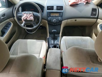 Zdjęcie 8 z 12 samochodu: 2003 HONDA ACCORD LX VIN:1HGCM56333A008660 - miniatura