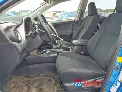 Zdjęcie 7 z 12 samochodu: 2016 TOYOTA RAV4 XLE VIN:JTMRFREV8GJ083227 - miniatura
