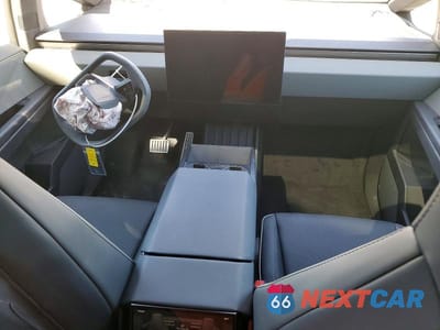 Zdjęcie 8 z 12 samochodu: 2024 TESLA CYBERTRUCK VIN:7G2CEHED4RA050983 - miniatura