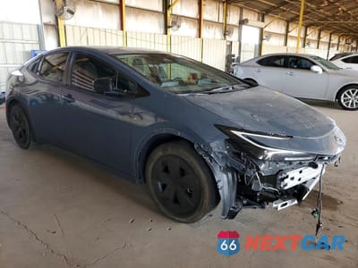 Czwarte zdjęcie samochodu z boku: 2024 TOYOTA PRIUS LE VIN:JTDACAAUXR3016527 - miniatura