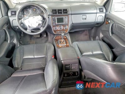 Zdjęcie 8 z 12 samochodu: 2005 MERCEDES-BENZ ML 350 VIN:4JGAB57E65A548403 - miniatura