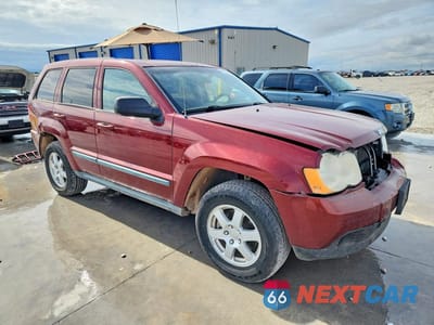 Czwarte zdjęcie samochodu z boku: 2008 JEEP GRAND CHEROKEE LAREDO VIN:1J8GS48K78C106065 - miniatura