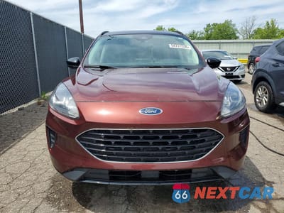 Piąte zdjęcie samochodu w środku: 2021 FORD ESCAPE SE VIN:1FMCU9G67MUB00980 - miniatura