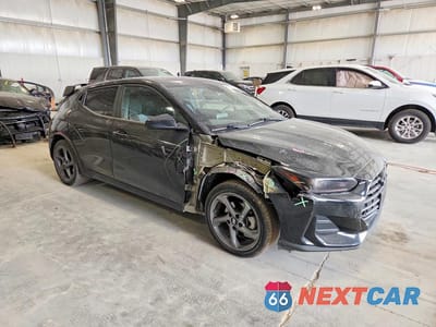Czwarte zdjęcie samochodu z boku: 2019 HYUNDAI VELOSTER 2.0L VIN:KMHTG6AF4KU010861 - miniatura