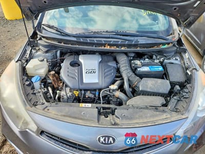 Zdjęcie 11 z 12 samochodu: 2016 KIA FORTE SX VIN:KNAFZ5A35G5592172 - miniatura