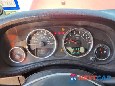 Zdjęcie 9 z 12 samochodu: 2013 JEEP WRANGLER UNLIMITED SAHARA VIN:1C4BJWEG7DL503365 - miniatura