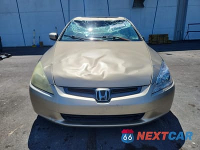 Piąte zdjęcie samochodu w środku: 2003 HONDA ACCORD EX VIN:1HGCM56613A088552 - miniatura