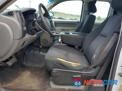 Zdjęcie 7 z 12 samochodu: 2010 CHEVROLET SILVERADO K1500 VIN:1GCSKPE36AZ294905 - miniatura