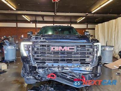 Piąte zdjęcie samochodu w środku: 2024 GMC SIERRA K2500 AT4 VIN:1GT49PEY5RF117520 - miniatura