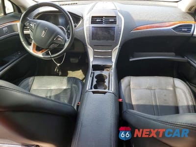 Zdjęcie 8 z 12 samochodu: 2015 LINCOLN MKZ VIN:3LN6L2J9XFR621793 - miniatura