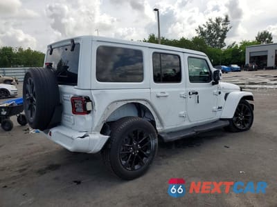 Trzecie zdjęcie samochodu z tyłu: 2021 JEEP WRANGLER UNLIMITED SAHARA 4XE VIN:1C4JJXP67MW643324 - miniatura