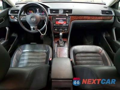 Zdjęcie 8 z 12 samochodu: 2012 VOLKSWAGEN PASSAT SEL VIN:1VWCM7A35CC083850 - miniatura