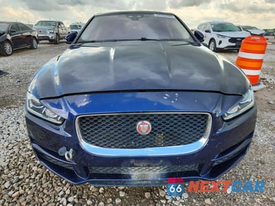 Piąte zdjęcie samochodu w środku: 2018 JAGUAR XE PREMIUM VIN:SAJAD4FX4JCP34355 - miniatura