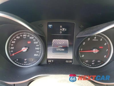 Zdjęcie 9 z 12 samochodu: 2015 MERCEDES-BENZ C 300 4MATIC VIN:55SWF4KB1FU060456 - miniatura