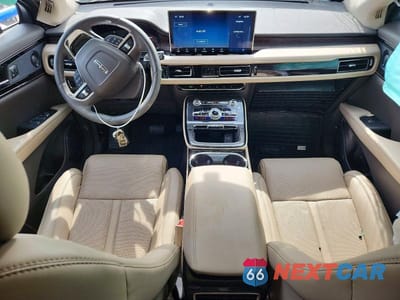Zdjęcie 8 z 13 samochodu: 2023 LINCOLN NAUTILUS RESERVE VIN:2LMPJ8K99PBL28421 - miniatura