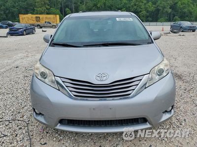 Piąte zdjęcie samochodu w środku: 2017 TOYOTA SIENNA XLE 8-PASSENGER VIN:5TDYZ3DC2HS883672 - miniatura