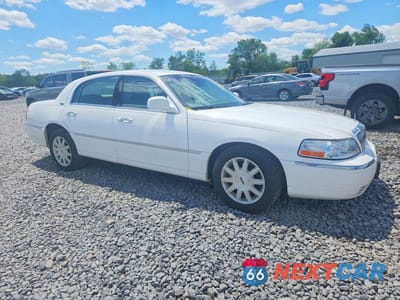 Czwarte zdjęcie samochodu z boku: 2011 LINCOLN TOWN CAR SIGNATURE LIMITED VIN:2LNBL8CV6BX763503 - miniatura