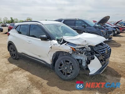 Czwarte zdjęcie samochodu z boku: 2021 NISSAN KICKS SR VIN:3N1CP5DV3ML525271 - miniatura