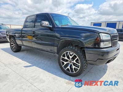 Czwarte zdjęcie samochodu z boku: 2006 CHEVROLET SILVERADO C1500 VIN:1GCEC19X86Z275994 - miniatura
