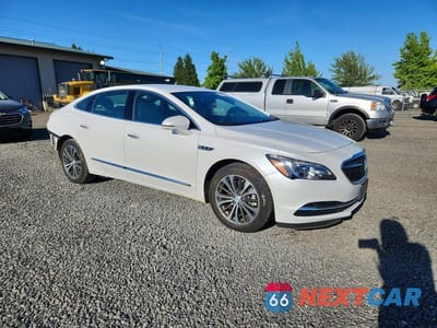 Czwarte zdjęcie samochodu z boku: 2017 BUICK LACROSSE ESSENCE VIN:1G4ZP5SSXHU138451 - miniatura