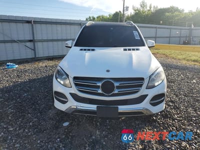 Piąte zdjęcie samochodu w środku: 2018 MERCEDES-BENZ GLE 350 4MATIC VIN:4JGDA5HB9JB144598 - miniatura