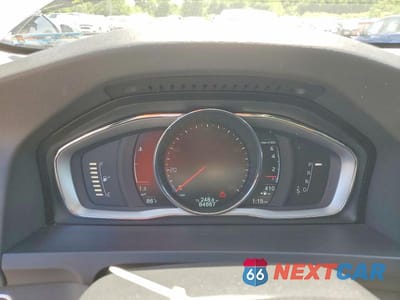 Zdjęcie 9 z 13 samochodu: 2016 VOLVO V60 T5 PREMIER VIN:YV140MEK6G1310042 - miniatura