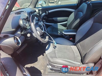 Zdjęcie 7 z 12 samochodu: 2009 MINI COOPER S VIN:WMWMF73579TW83761 - miniatura