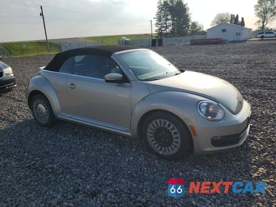 Czwarte zdjęcie samochodu z boku: 2013 VOLKSWAGEN BEETLE VIN:3VW5X7ATXDM820458 - miniatura