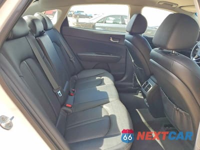 Zdjęcie 10 z 12 samochodu: 2016 KIA OPTIMA EX VIN:5XXGU4L32GG053002 - miniatura
