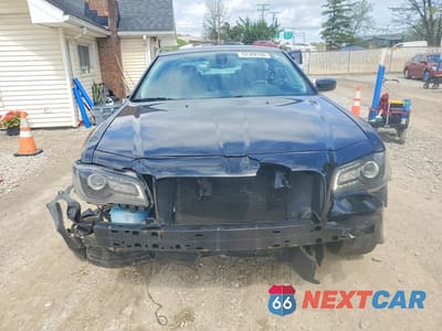 Piąte zdjęcie samochodu w środku: 2020 CHRYSLER 300 TOURING VIN:2C3CCAAG6LH120380 - miniatura
