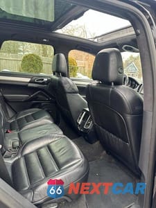 Zdjęcie 6 z 11 samochodu: 2015 PORSCHE CAYENNE TURBO VIN:WP1AC2A20FLA80560 - miniatura