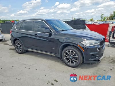 Czwarte zdjęcie samochodu z boku: 2018 BMW X5 SDRIVE35I VIN:5UXKR2C53J0Z17967 - miniatura
