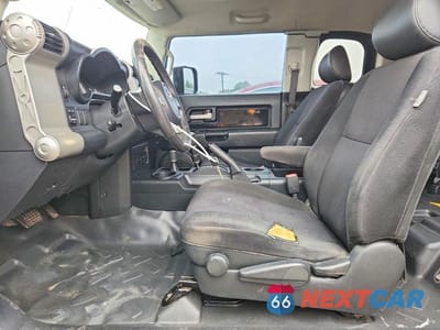 Zdjęcie 7 z 12 samochodu: 2007 TOYOTA FJ CRUISER BASE VIN:JTEBU11F870050527 - miniatura