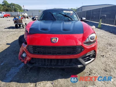 Piąte zdjęcie samochodu w środku: 2018 FIAT 124 SPIDER CLASSICA VIN:JC1NFAEK1J0139895 - miniatura