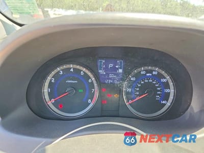 Zdjęcie 9 z 12 samochodu: 2017 HYUNDAI ACCENT SE VIN:KMHCT4AE3HU224837 - miniatura