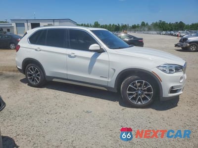 Czwarte zdjęcie samochodu z boku: 2018 BMW X5 XDRIVE35I VIN:5UXKR0C50J0Y04580 - miniatura