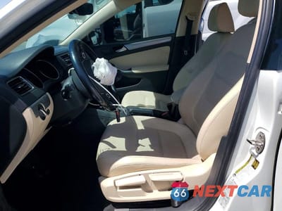 Zdjęcie 7 z 12 samochodu: 2017 VOLKSWAGEN JETTA SE VIN:3VWDB7AJ5HM313255 - miniatura