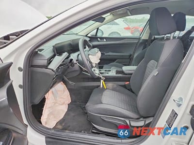 Zdjęcie 7 z 12 samochodu: 2026 KIA K5 LXS VIN:KNAG24J76T5458576 - miniatura