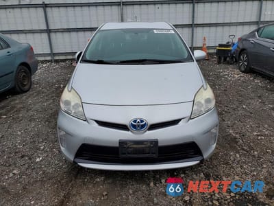Piąte zdjęcie samochodu w środku: 2013 TOYOTA PRIUS THREE VIN:JTDKN3DU6D0346987 - miniatura