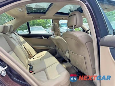 Zdjęcie 9 z 11 samochodu: 2012 MERCEDES-BENZ C 300 4MATIC VIN:WDDGF8BB1CR224748 - miniatura