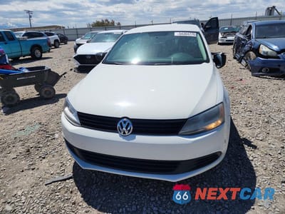 Piąte zdjęcie samochodu w środku: 2013 VOLKSWAGEN JETTA BASE VIN:3VW2K7AJ6DM410417 - miniatura