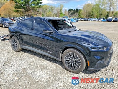 Czwarte zdjęcie samochodu z boku: 2025 FORD MUSTANG MACH-E PREMIUM VIN:3FMTK3SU1SMA21945 - miniatura