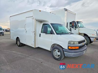 Czwarte zdjęcie samochodu z boku: 2014 CHEVROLET EXPRESS DELIVERY TRUCK VIN:1GB3G3BGXE1116817 - miniatura