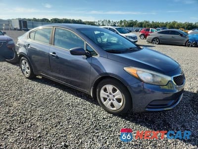 Czwarte zdjęcie samochodu z boku: 2016 KIA FORTE LX VIN:KNAFK4A68G5613055 - miniatura