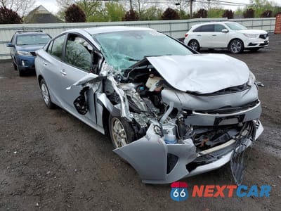 Czwarte zdjęcie samochodu z boku: 2017 TOYOTA PRIUS TWO VIN:JTDKBRFU6H3034617 - miniatura