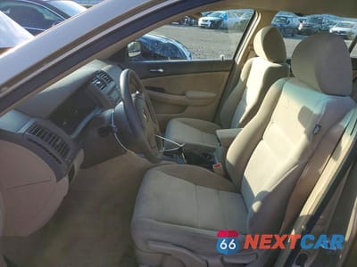 Zdjęcie 7 z 12 samochodu: 2005 HONDA ACCORD LX VIN:1HGCM56415A161985 - miniatura