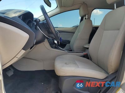 Zdjęcie 7 z 12 samochodu: 2016 FORD FOCUS SE VIN:1FADP3K25GL236896 - miniatura