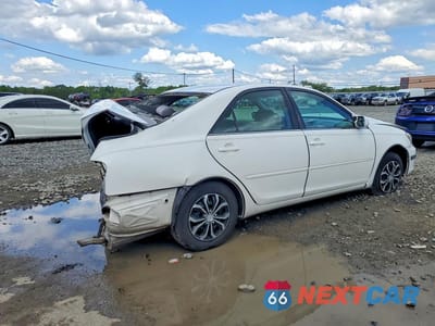 Trzecie zdjęcie samochodu z tyłu: 2005 TOYOTA CAMRY LE VIN:4T1BE32K15U004578 - miniatura