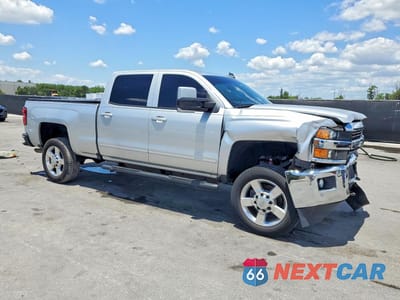 Czwarte zdjęcie samochodu z boku: 2016 CHEVROLET SILVERADO K2500 HEAVY DUTY LT VIN:1GC1KVEG7GF233379 - miniatura
